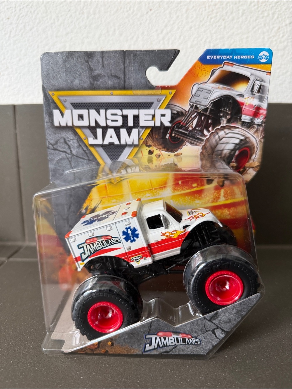 Jambulance Series 43 Monster Jam. 1:64 Diecast Monster Truck